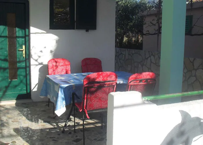 9 Διαμέρισμα *